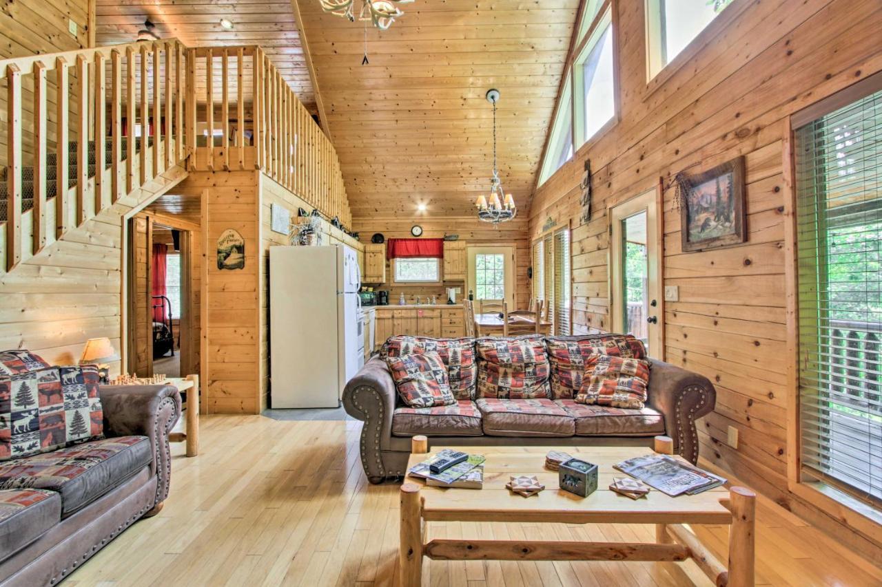 Cabin With Hot Tub And Deck About 12 Mi To Pigeon Forge! Sevierville Eksteriør bilde