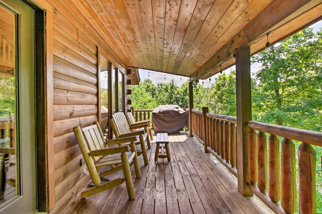 Cabin With Hot Tub And Deck About 12 Mi To Pigeon Forge! Sevierville Eksteriør bilde