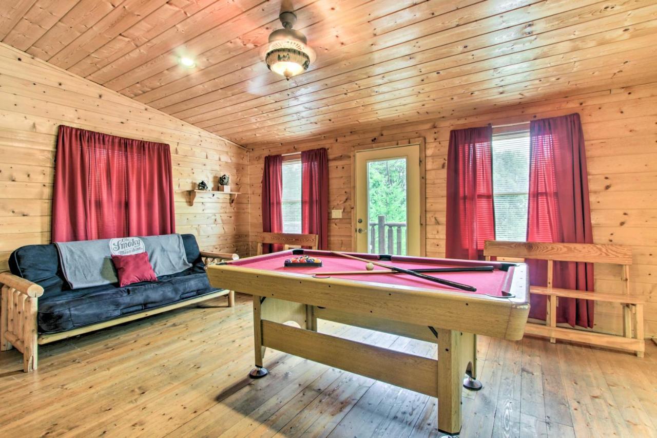 Cabin With Hot Tub And Deck About 12 Mi To Pigeon Forge! Sevierville Eksteriør bilde
