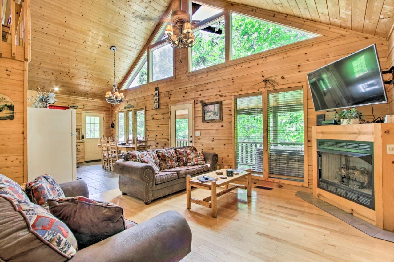 Cabin With Hot Tub And Deck About 12 Mi To Pigeon Forge! Sevierville Eksteriør bilde