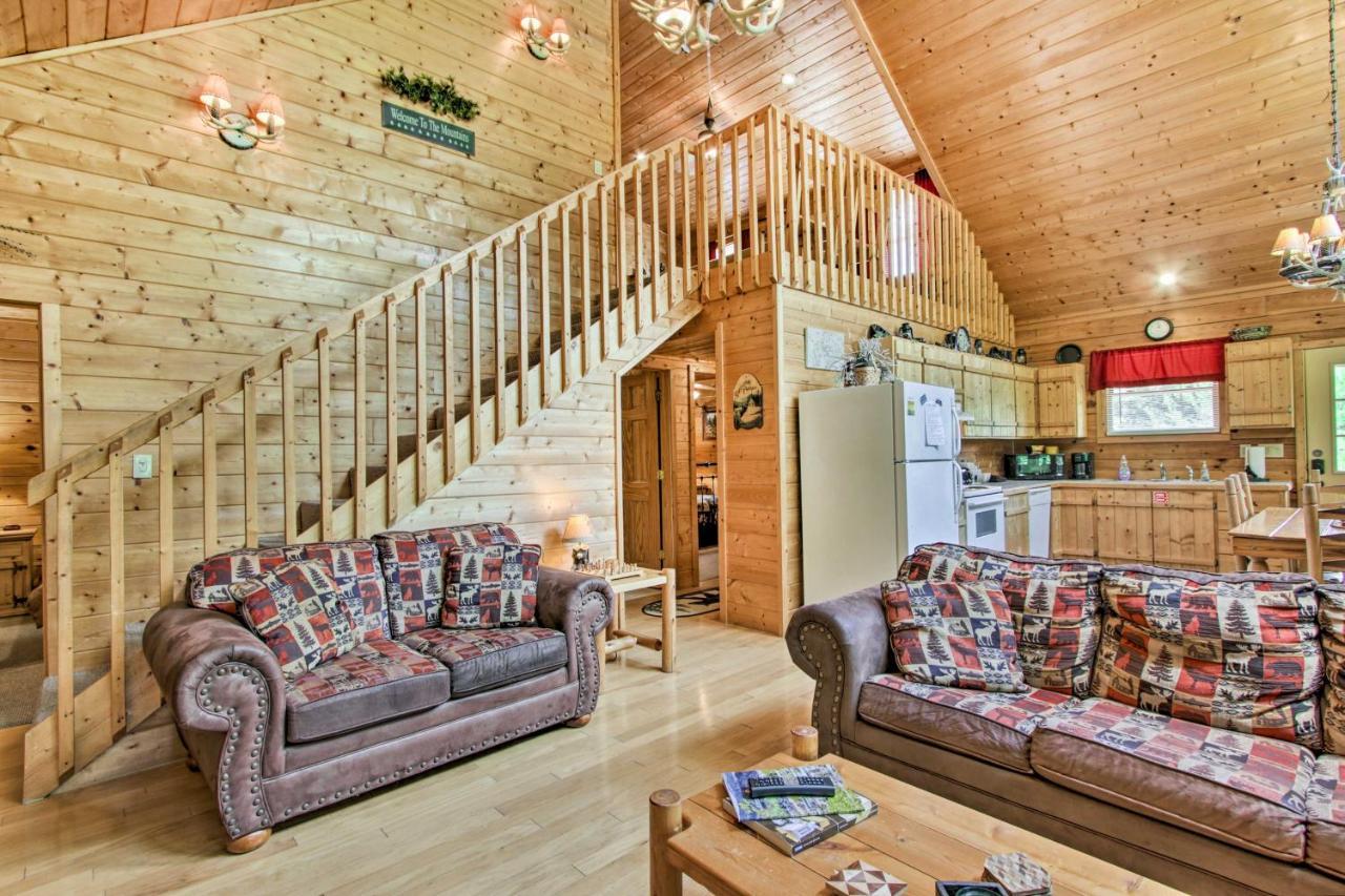 Cabin With Hot Tub And Deck About 12 Mi To Pigeon Forge! Sevierville Eksteriør bilde