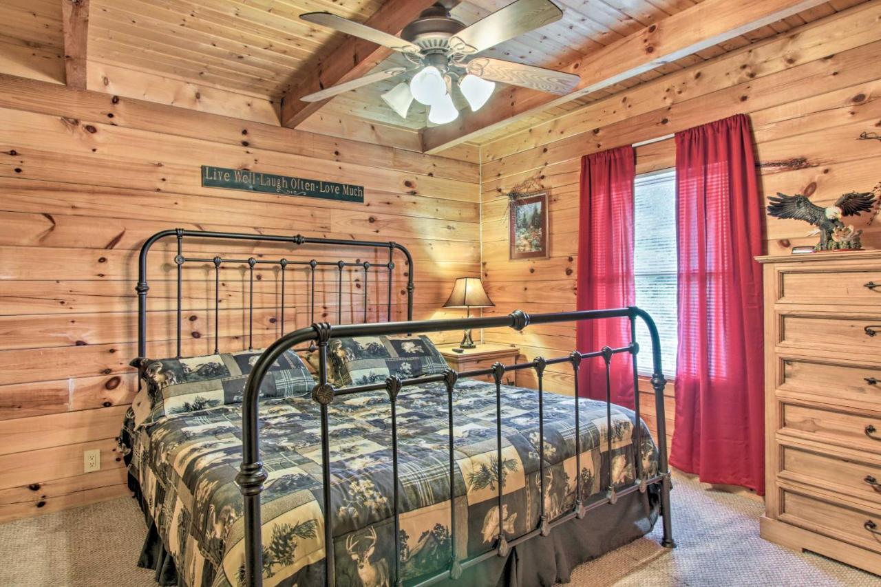 Cabin With Hot Tub And Deck About 12 Mi To Pigeon Forge! Sevierville Eksteriør bilde