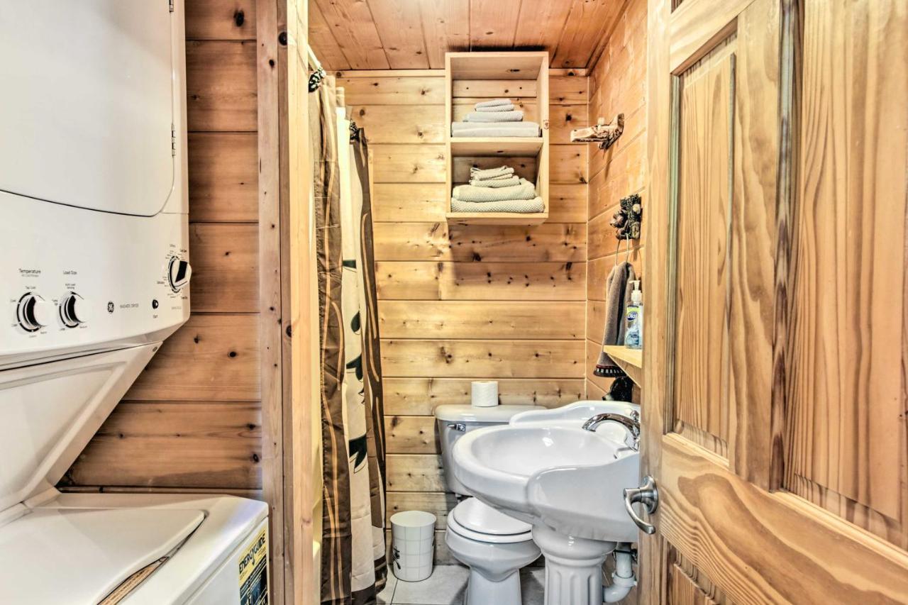 Cabin With Hot Tub And Deck About 12 Mi To Pigeon Forge! Sevierville Eksteriør bilde