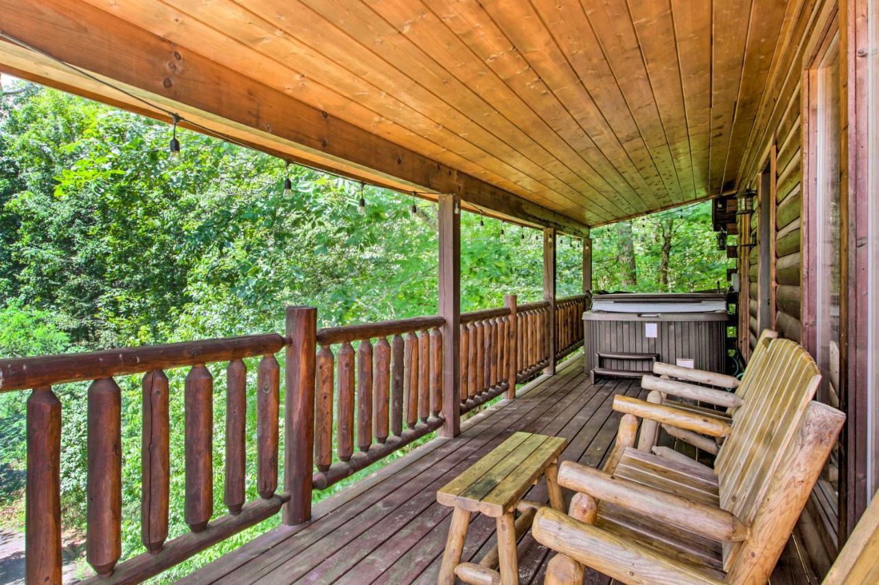 Cabin With Hot Tub And Deck About 12 Mi To Pigeon Forge! Sevierville Eksteriør bilde
