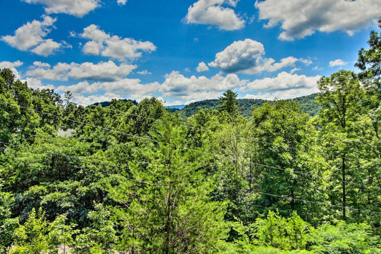 Cabin With Hot Tub And Deck About 12 Mi To Pigeon Forge! Sevierville Eksteriør bilde