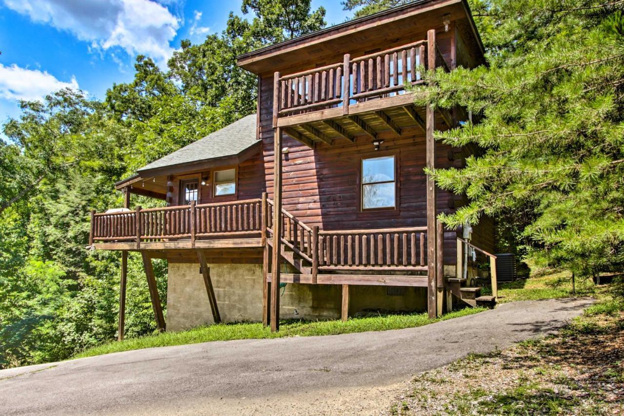 Cabin With Hot Tub And Deck About 12 Mi To Pigeon Forge! Sevierville Eksteriør bilde