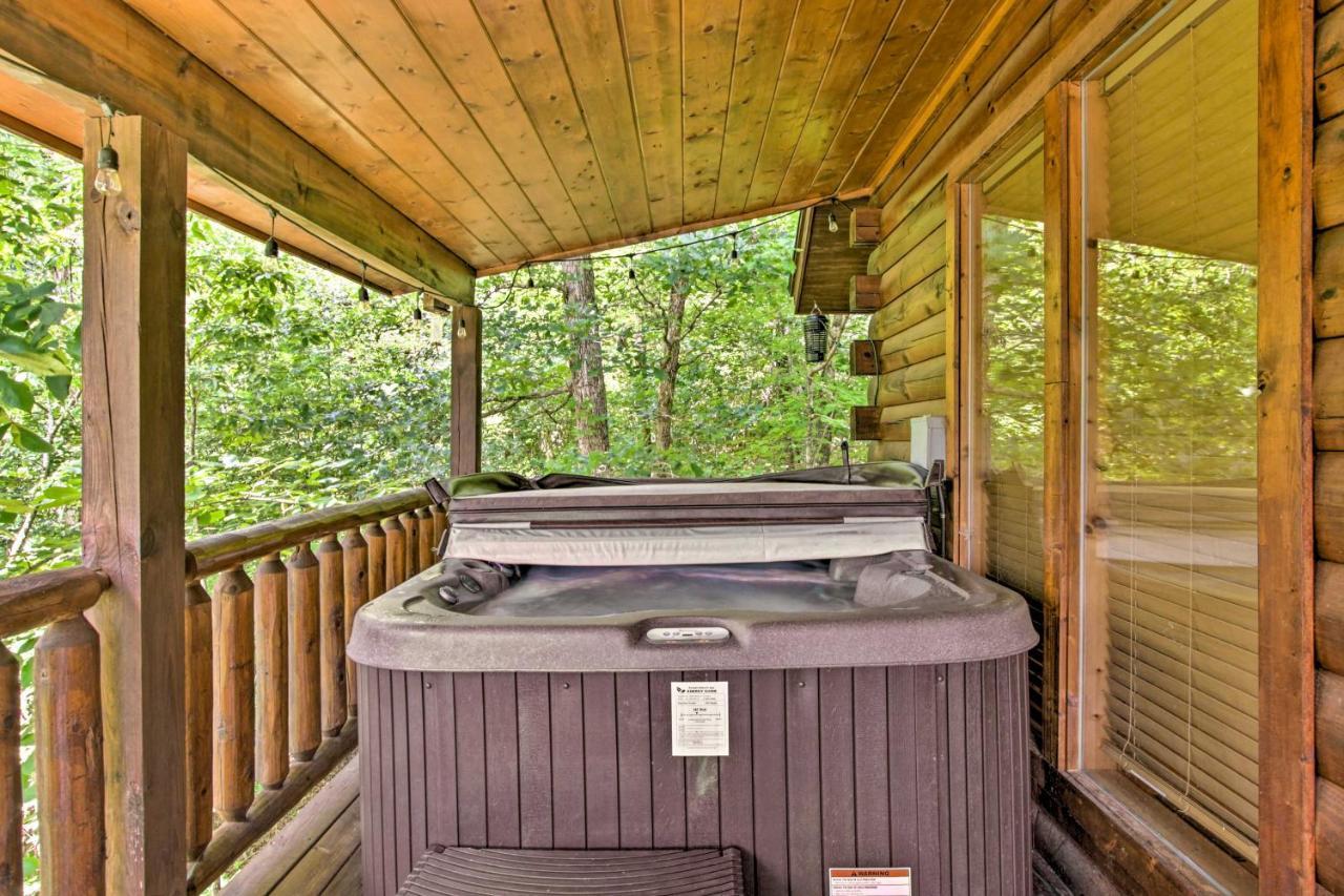 Cabin With Hot Tub And Deck About 12 Mi To Pigeon Forge! Sevierville Eksteriør bilde